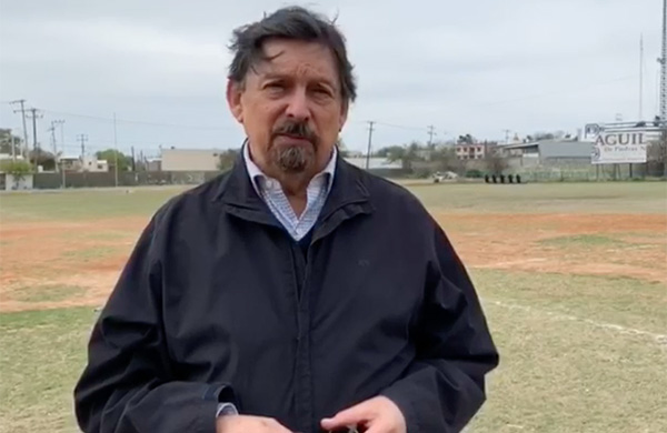 Antes, Gómez Urrutia visitó el campo de Béisbol del Sindicato para hacer un pronunciamiento y al cual tuvo acceso El Heraldo de México en su versión completa. FOTO: ESPECIAL