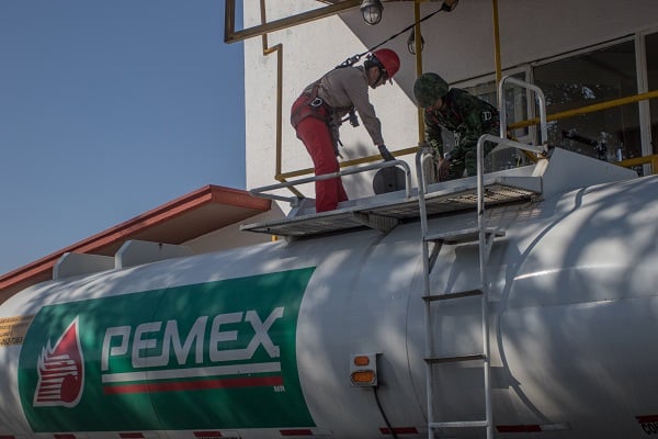 los tractocamiones fueron adquiridos a empresas mexicanas: 25 a Scania Comercial, de la marca Scania, y 25 a Detroit Diesel Allison de México, de la marca Daimler. Foto: Cuartoscuro