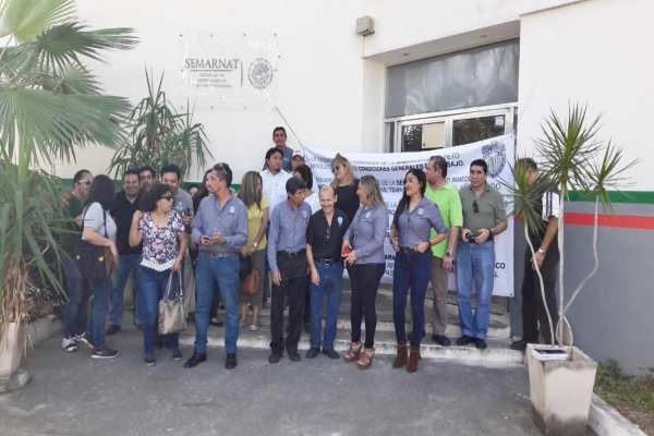 Los trabajadores denuncian poca atención de parte de la dependencia. Foto: Especial
