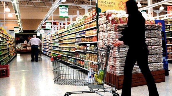 Las tiendas totales, aquellas que incluyen a las unidades abiertas en los últimos 12 meses, reportaron un incremento de 6.4 por ciento anual durante el mes pasado. Foto: Cuartoscuro