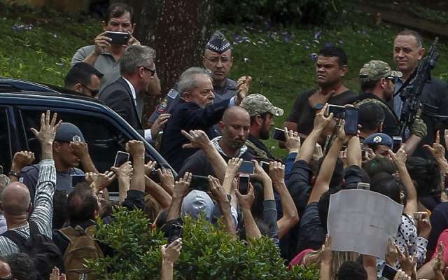 Lula da Silva llegó al funeral de su nieto
