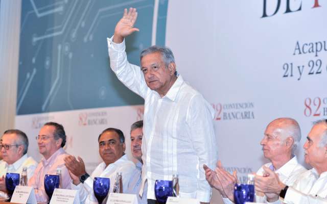 AMLO llamó a atender las colonias de las ciudades turísticas donde viven los trabajadores.
FOTO: CUARTOSCURO
