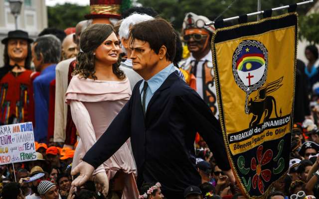 Jair Bolsonaro ha sido víctima de varias parodias durante el carnaval. FOTO:AP