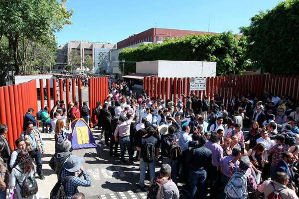 Las puertas peatonales y vehiculares de San Lázaro que fueron liberadas, son las de la calle Sidar y Rovirosa y avenida Congreso de la Unión. FOTO: ESPECIAL