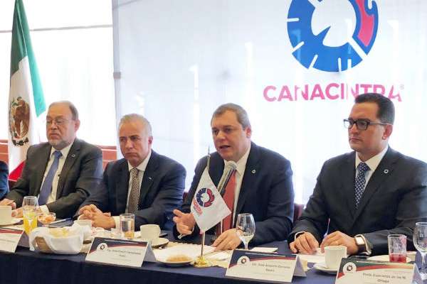 Los industriales manifestaron su rechazo a las medidas anunciadas para terminar con la concentración de las compras de medicamentos. FOTO: ESPECIAL