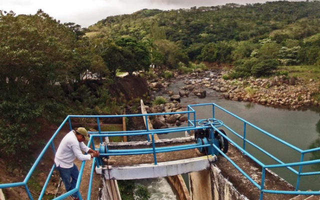 El incidente provocó escasez de agua potable. FOTO: ESPECIAL
