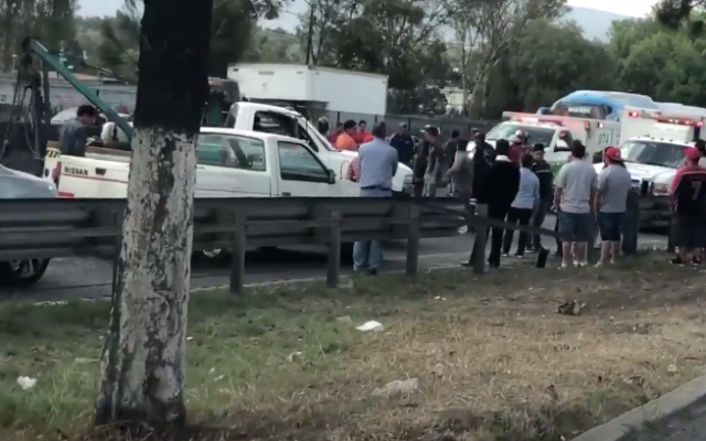 En un video se puede observar el momento de la colisión y cómo afectó a los automovilistas en la zona.