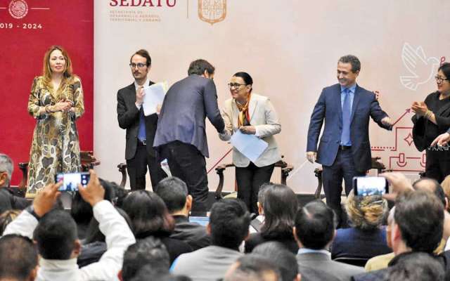 Autoridades capitalinas y del Edomex participan en la confección de la ley. FOTO: ESPECIAL