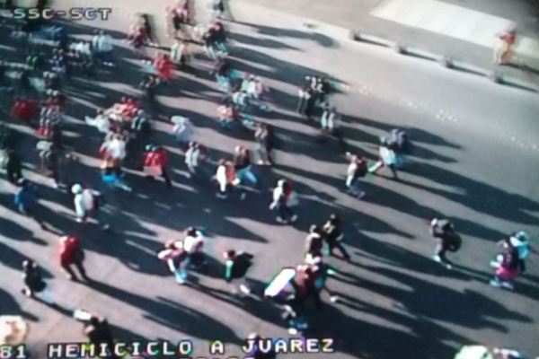 La marcha se encuentra frente al Hemiciclo a Juárez. Foto: OVIAL