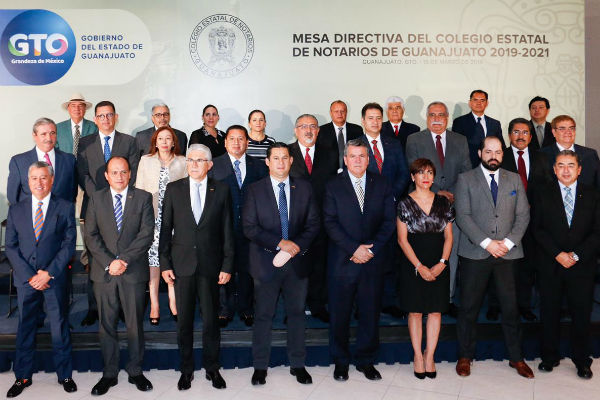 Desde el Gobierno del Estado, dijo el Ejecutivo, se trabaja en la implementación de una plataforma digital para consultar el estatus de los trámites registrales en tiempo real