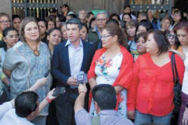 Legisladores panistas
y maestras demandan a
las autoridades apoyen
para que las estancias
permanezcan. FOTO: ESPECIAL