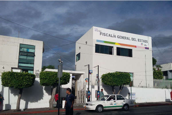 El titular de la Fiscalía General del Estado, aseguró que no hay detenciones, pero resaltó que “hay sólidos indicios” de autores materiales e intelectuales. FOTO: ESPECIAL
