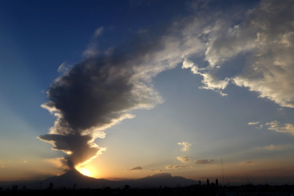 Este viernes se registró una explosión con alto contenido de ceniza
Foto: Cuartoscuro