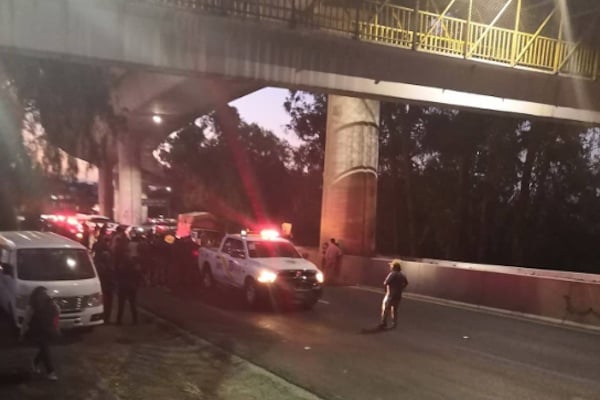 Imagen del bloqueo de la autopista México-Cuernavaca. Foto: @Tlalpanvecinos