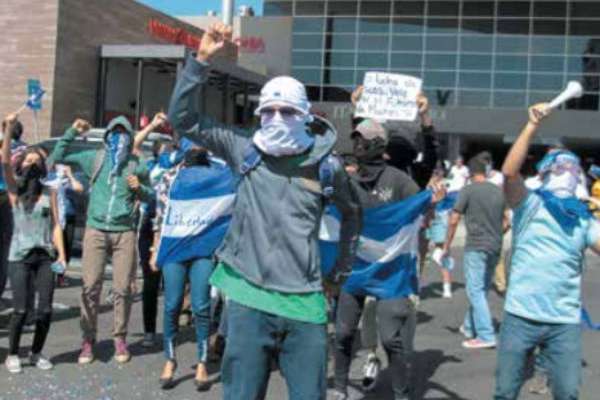 Las protestas contra Ortega han dejado cientos de
detenidos, de los cuales 802 continúan bajo algún régimen carcelario. FOTO: AFP