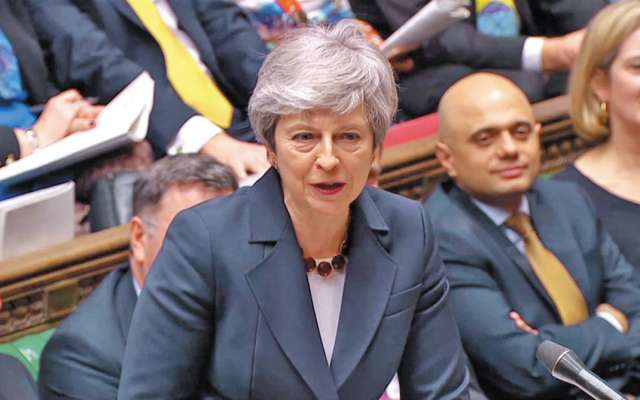 May trata desesperadamente de recabar
apoyo para su impopular acuerdo de divorcio.FOTO: REUTERS