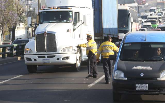 Los conductores de Edomex que violen el Reglamento de Tránsito de la CDMX también deberían hacer trabajo comunitario. Foto: Cuartoscuro