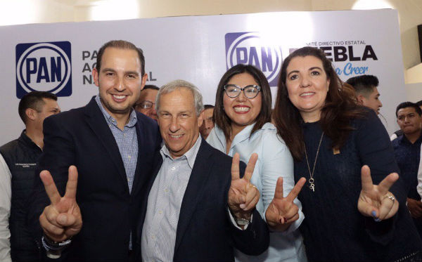 Cortés estuvo acompañado por Genoveva Huerta. FOTO: ESPECIAL
