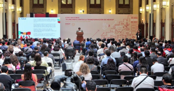 En Palacio Nacional se llevan a cabo este sábado las mesas de trabajo para integrar el Plan Nacional de Desarrollo 2019-2024. FOTO:ESPECIAL