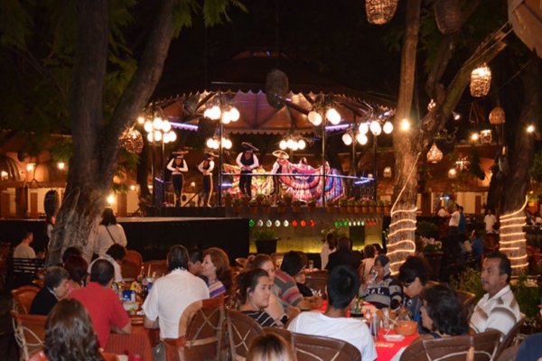 El Parían cuenta actualmente con 18 restaurantes y bares. Foto: Thiux