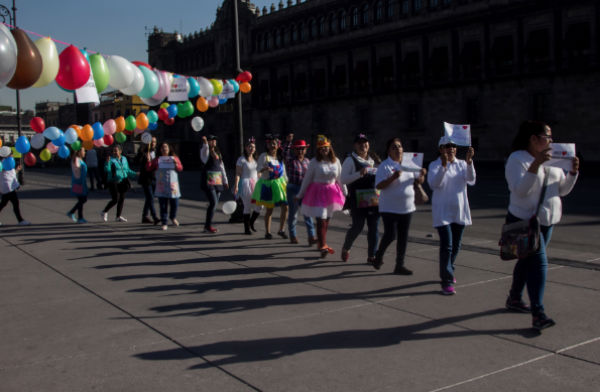 Protesta frente a Palacio Nacional. FOTO: ESPECIAL