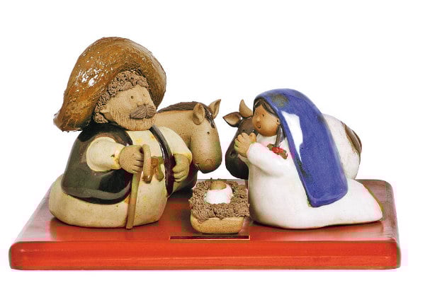 En su trabajo, se puede ver distintas figuras de mariachis, pescadores, vendedores de elotes, jimadores, maestros, doctores, entre otros; todos con una particularidad: son de cuerpo gordito FOTO: Cortesía
