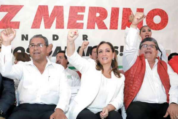 Claudia Ruiz Massieu tomó la protesta del
candidato priista a la gubernatura, Alberto Jiménez. FOTO: ESPECIAL