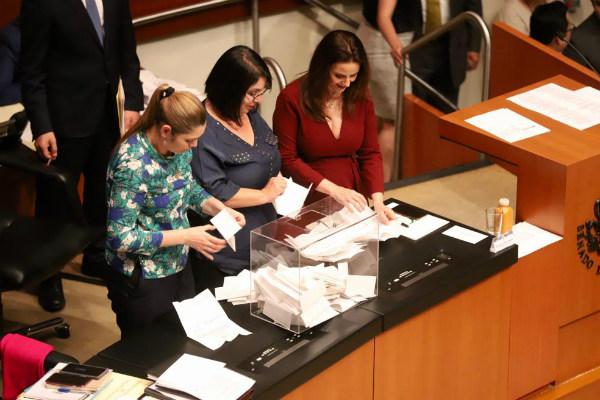 Josefina Román tiene una amplia trayectoria en Transparencia y Acceso a la Información Pública ya que fungió como presidenta del órgano en la materia en el Estado de México