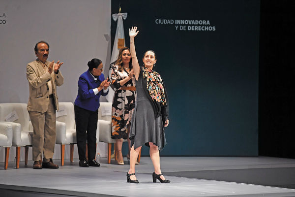 Presumió que han disminuido los costos y mejorado la operación del gobierno. Foto: Pablo Salazar