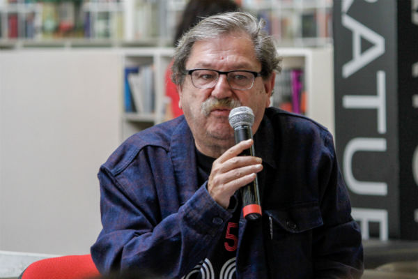 REVISIÓN. El escritor tiene 62 días al frente del organismo cultural. FOTO: NOTIMEX