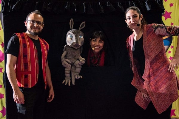 Al girar las historias en torno a la música, los instrumentos musicales utilizados en escena se vuelven también elementos visuales importantes dentro de la obra. Foto: Cortesía