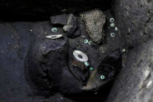 Las ofrendas fueron depositadas por los sacerdotes aztecas hace más de cinco siglos. Foto: Reuters