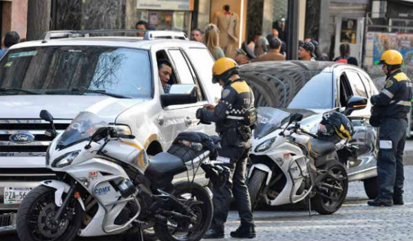 En enero se levantaron 3 mil 423 multas; ello
obedece a la alta temporada de ventas. FOTO: VÍCTOR GAHBLER