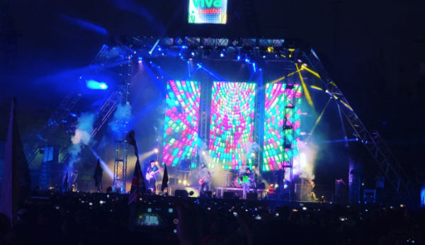 El publico asistente no dejó de cantar las canciones de Los Tucanes de Tijuana. FOTO: ESPECIAL