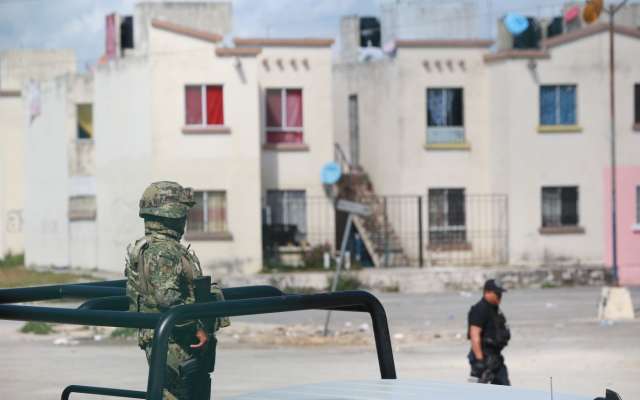 Junto a los elementos de la Marina y el Ejército, agentes de la Policía Federal y Municipal realizaron labores de patrullaje. FOTO: MAURICIO CONDE