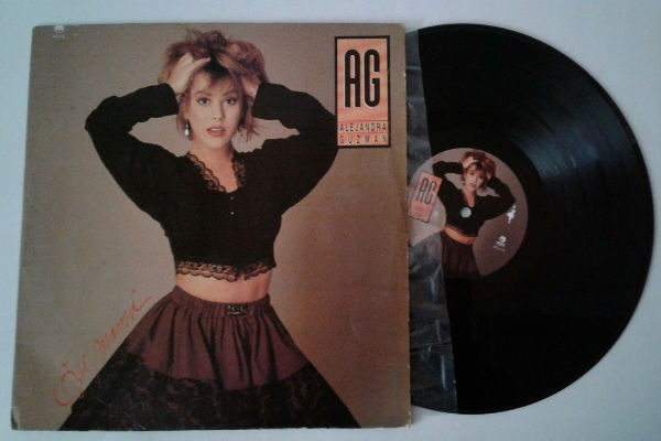 Bye Mamá fue el primer sencillo de la rockera en 1988, en su álbum debut que obtuvo Disco de Oro