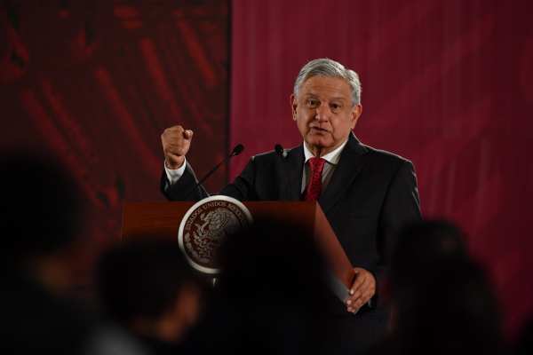 AMLO se mostró optimista por el rescate de la petrolera e invitó a los empresarios a invertir en Pemex. Foto: Pablo Salazar