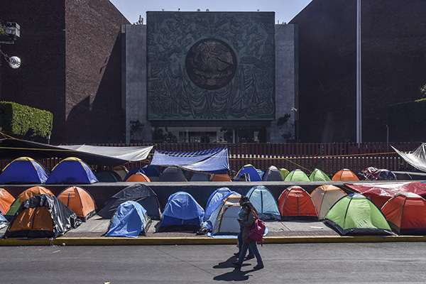De acuerdo con la convocatoria de la CNTE, las movilizaciones se realizarán en inmediaciones de la Cámara de Diputados. FOTO: CUARTOSCURO