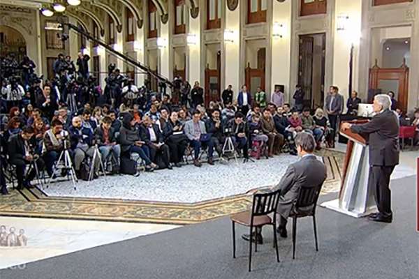 Durante su conferencia de prensa matutina, el presidente invitó a los integrantes de la CNTE al diálogo con su gobierno.