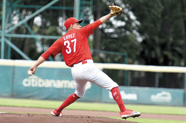 DISTINCIÓN. Arturo López lanzará en el primer duelo en el Estadio Alfredo Harp Helú. Foto: Cortesía