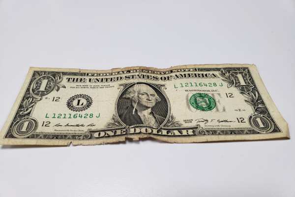 El Euro se vende en un máximo de 23.19 pesos y se compra en un mínimo de 21.50 pesos. Foto: Especial