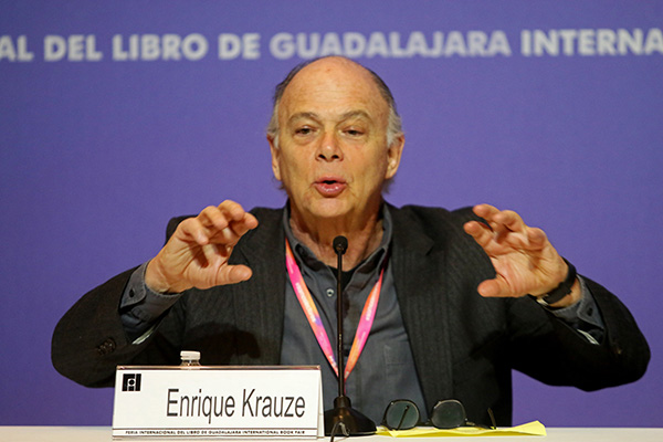 El escritor dijo que las acusaciones de Tatiana Clouthier provienen de una diputada con fuero; sin embargo, buscan vincularlo con una supuesta conspiración. FOTO: CUARTOSCURO