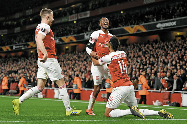 FULMINANTES. En 15 minutos, Aubameyang y Maitland-Niles anotaron. Foto: Reuters