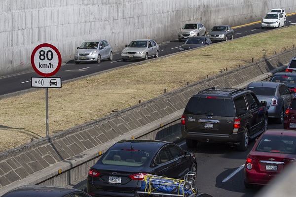 En el nuevo esquema de sanciones, las placas iniciarán con 10 puntos y por cada infracción se les restará uno. Foto: Cuartoscuro