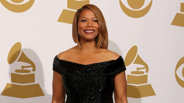 Queen Latifah en la carpeta roja de una entrega de los Grammy. FOTO: ESPECIAL