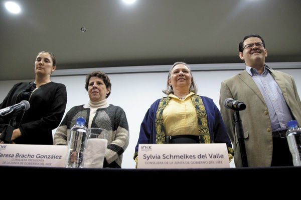 CAMPAÑA. En enero el INEE lanzó la campaña #ACiegasNo, sobre la importancia de su labor. Foto: Cuartoscuro