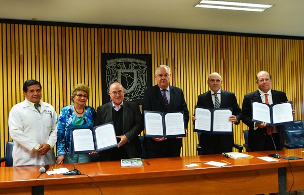 En el convenio, la UNAM se compromete a revisar la proyección, estrategia y desarrollo de productos farmacéuticos. Foto: Especial