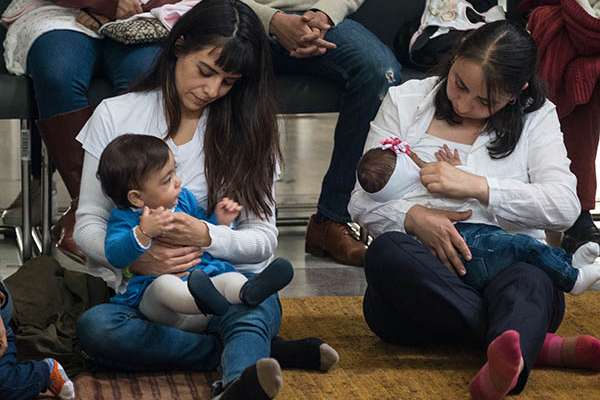 La multa aumentará a entre 200 y 500 veces la (UMA), entre 16 mil 800 y 42 mil pesos, en casos como no promover la donación de leche materna. FOTO: CUARTOSCURO