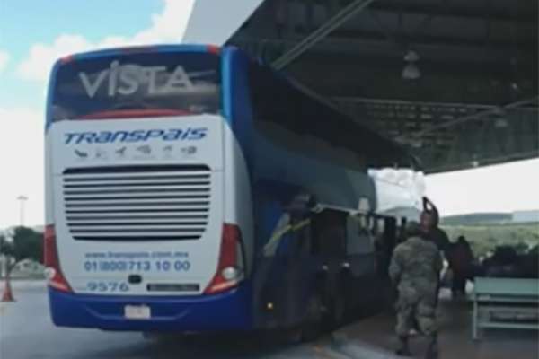 La hora de llegada del autobús de la cual se tiene registro es 11:14 horas y la Sedena descartó que éste hubiera sido vigilado por alguna patrulla.