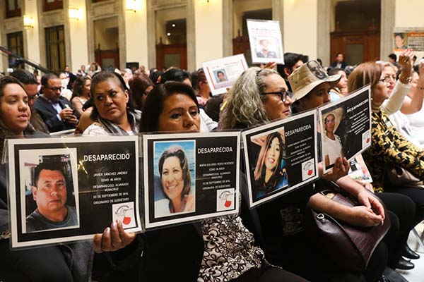 El nuevo Gobierno de México heredó más de 40 mil personas desaparecidas y 26 mil cuerpos que permanecen en los servicios médicos forenses del país sin identificar.
FOTO: CUARTOSCURO